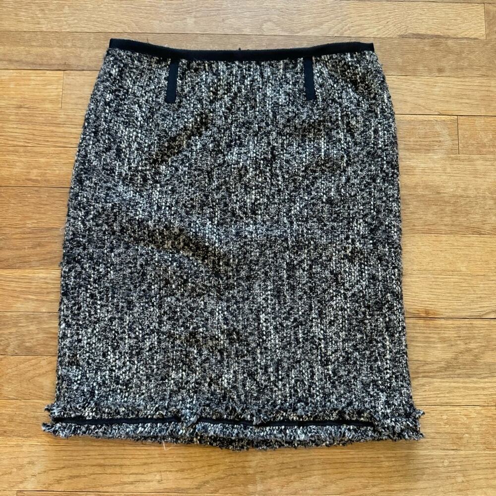 Talbots black white wool blend midi pencil skirt size 4 petite
b4